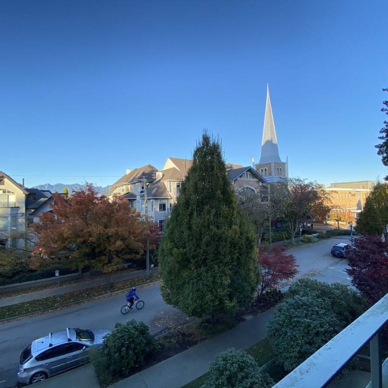 Bright Pet Friendly Studio In Mount Pleasant
