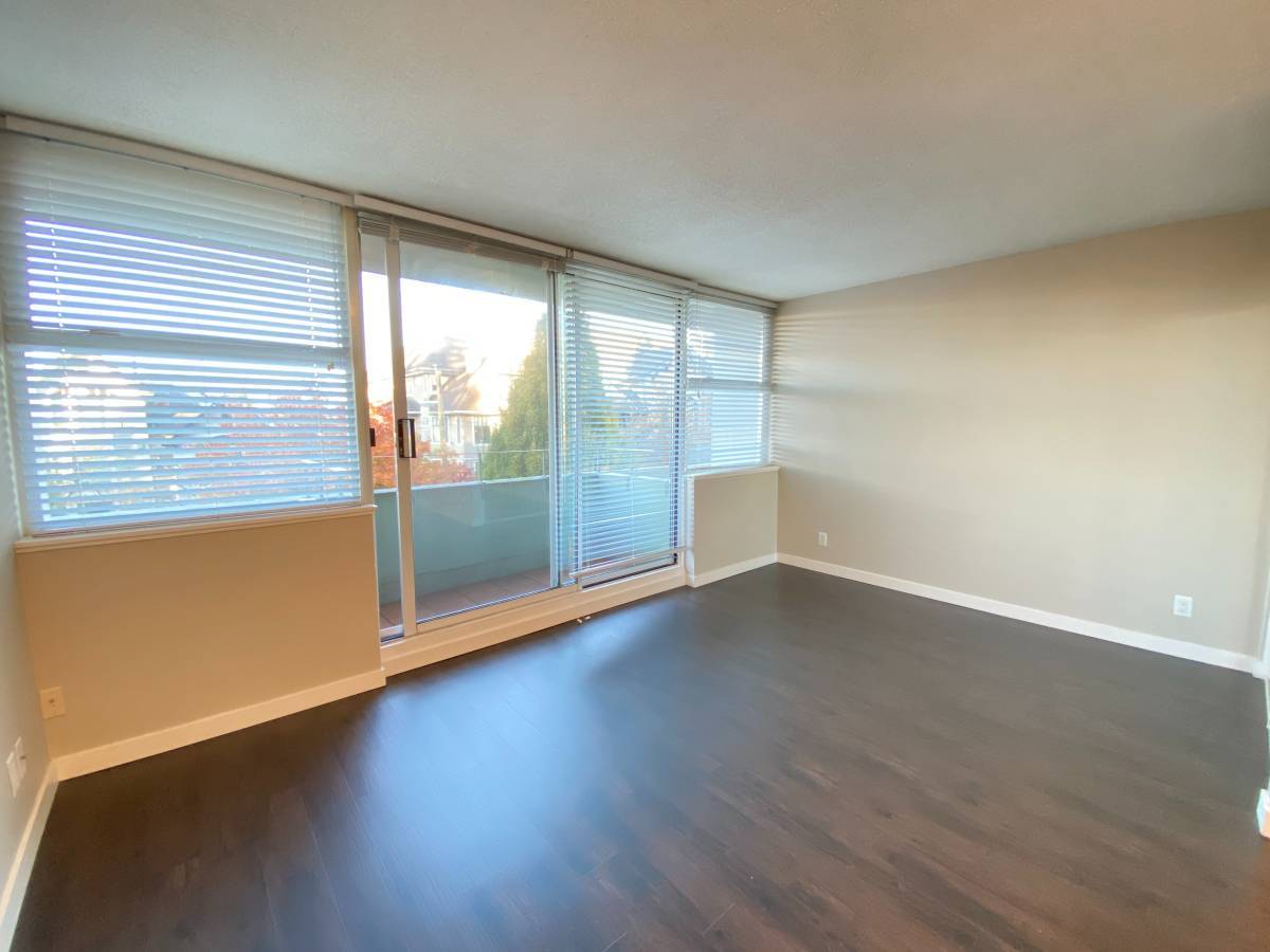 Bright Pet Friendly Studio In Mount Pleasant