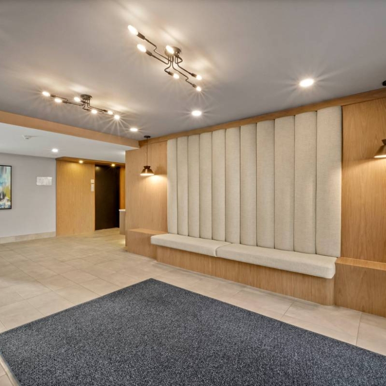 2 Bedroom 1 Bathroom Unit With 900 sqft Private Patio With Laundry