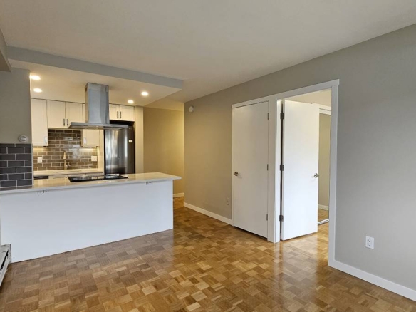 Pet Friendly 1 Bedroom Unit With Laundry In Fairview