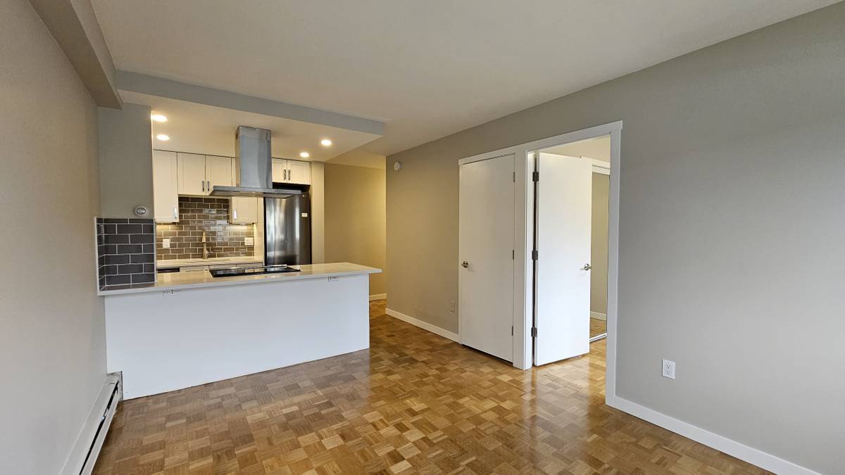 Pet Friendly 1 Bedroom Unit With Laundry In Fairview