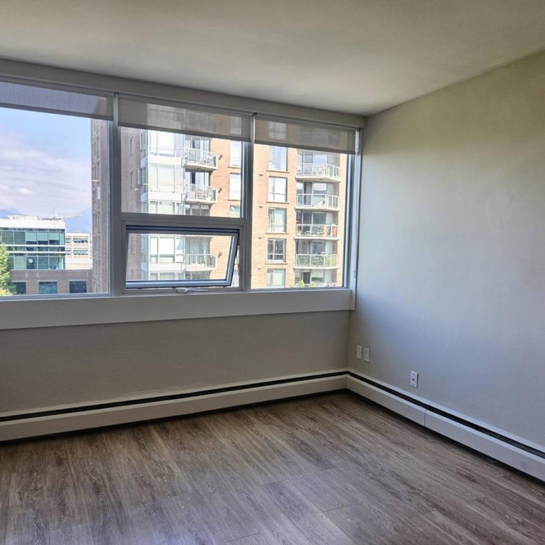 Pet Friendly 1 Bedroom With Laundry In South Granville