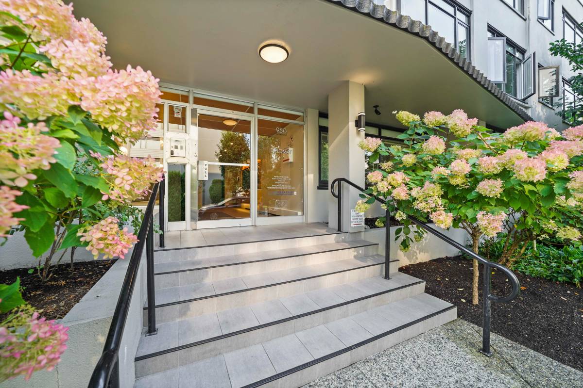 1 Bedroom 650 sqft Cat Friendly Unit In The West End