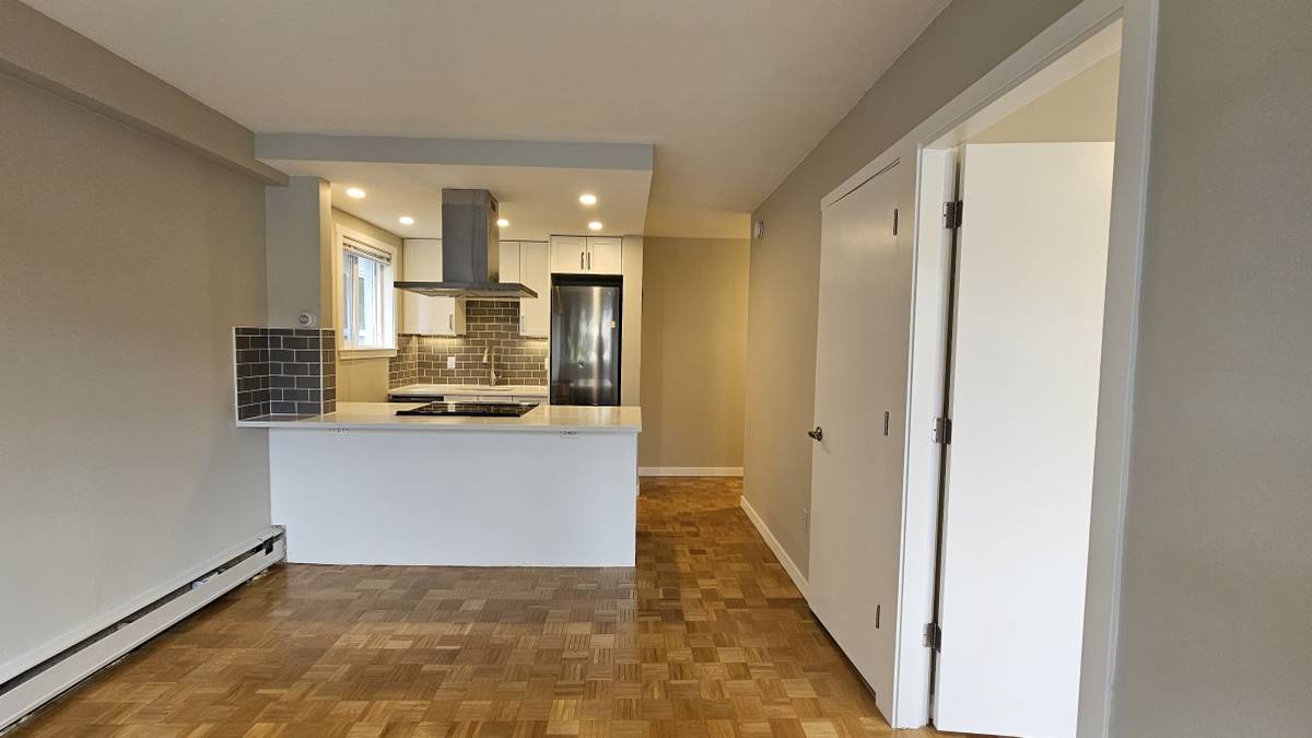 Pet Friendly 1 Bedroom Unit With Laundry In Fairview