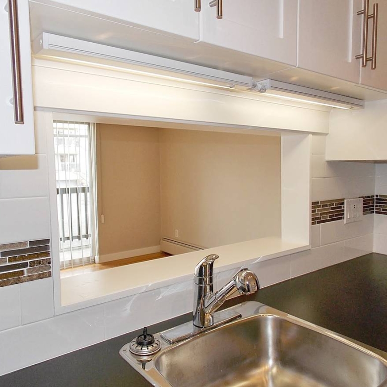 Pet Friendly 725 sqft 1 Bedroom Unit In Central Lonsdale