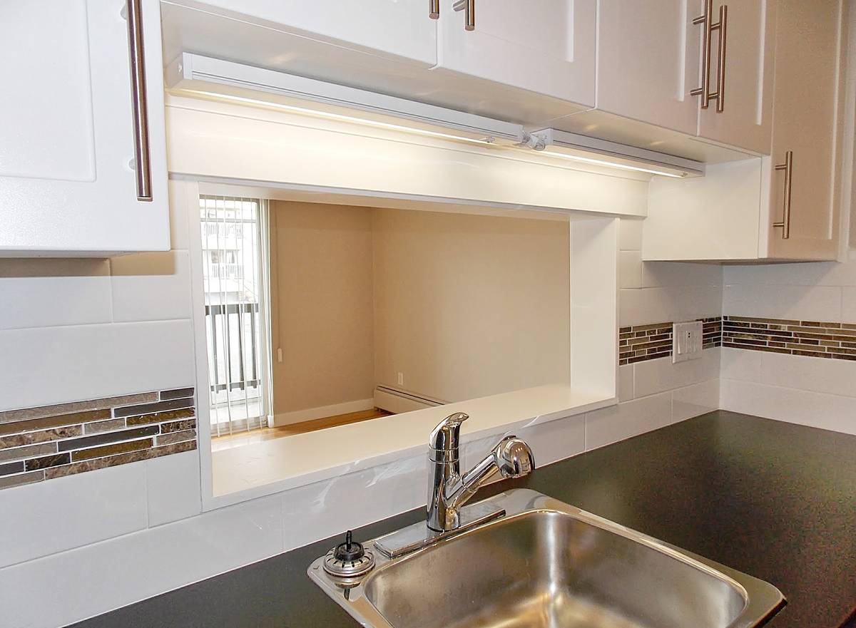 Pet Friendly 725 sqft 1 Bedroom Unit In Central Lonsdale