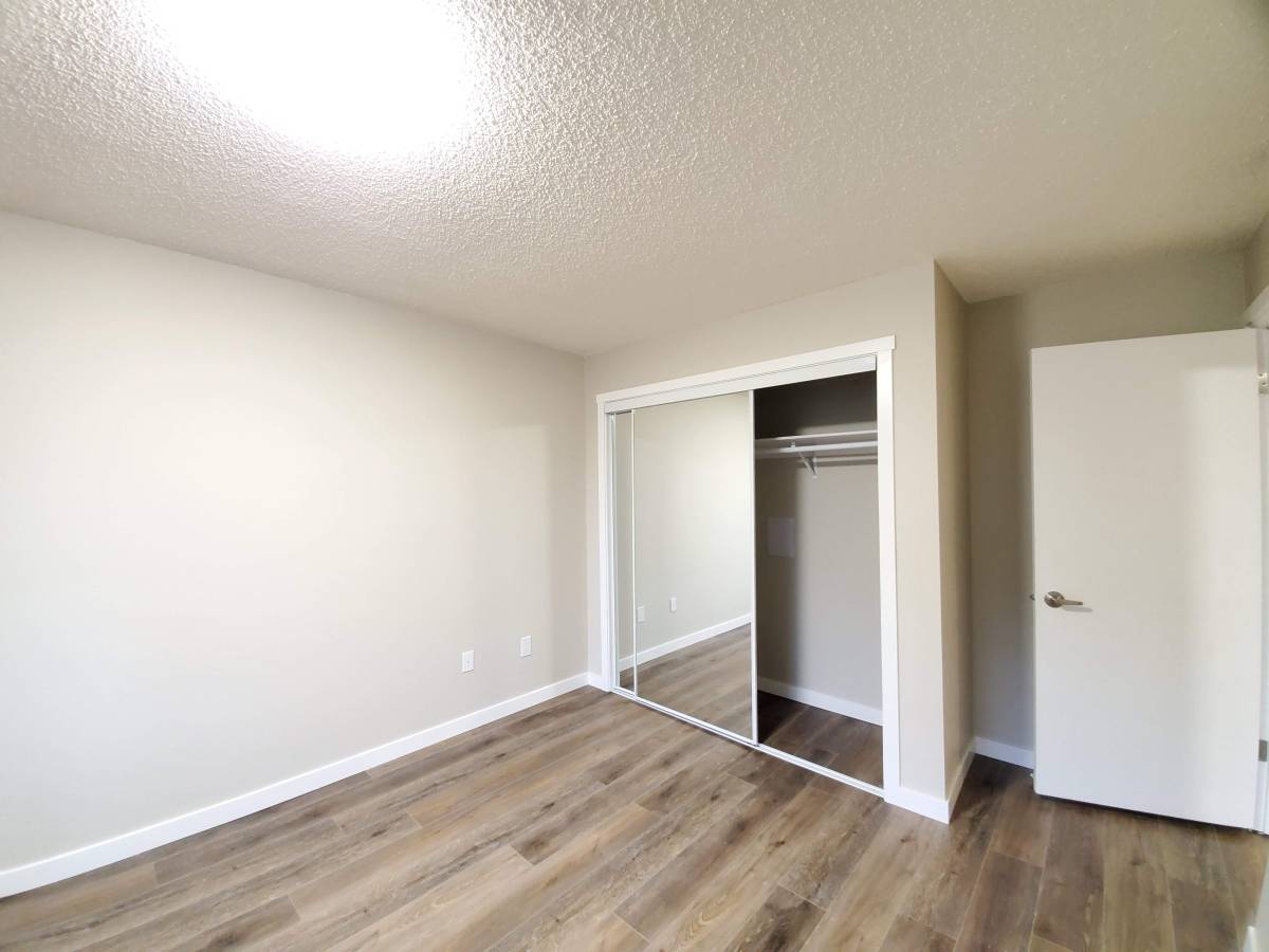 2 Bedroom 1 Bathroom Unit With 900 sqft Private Patio With Laundry