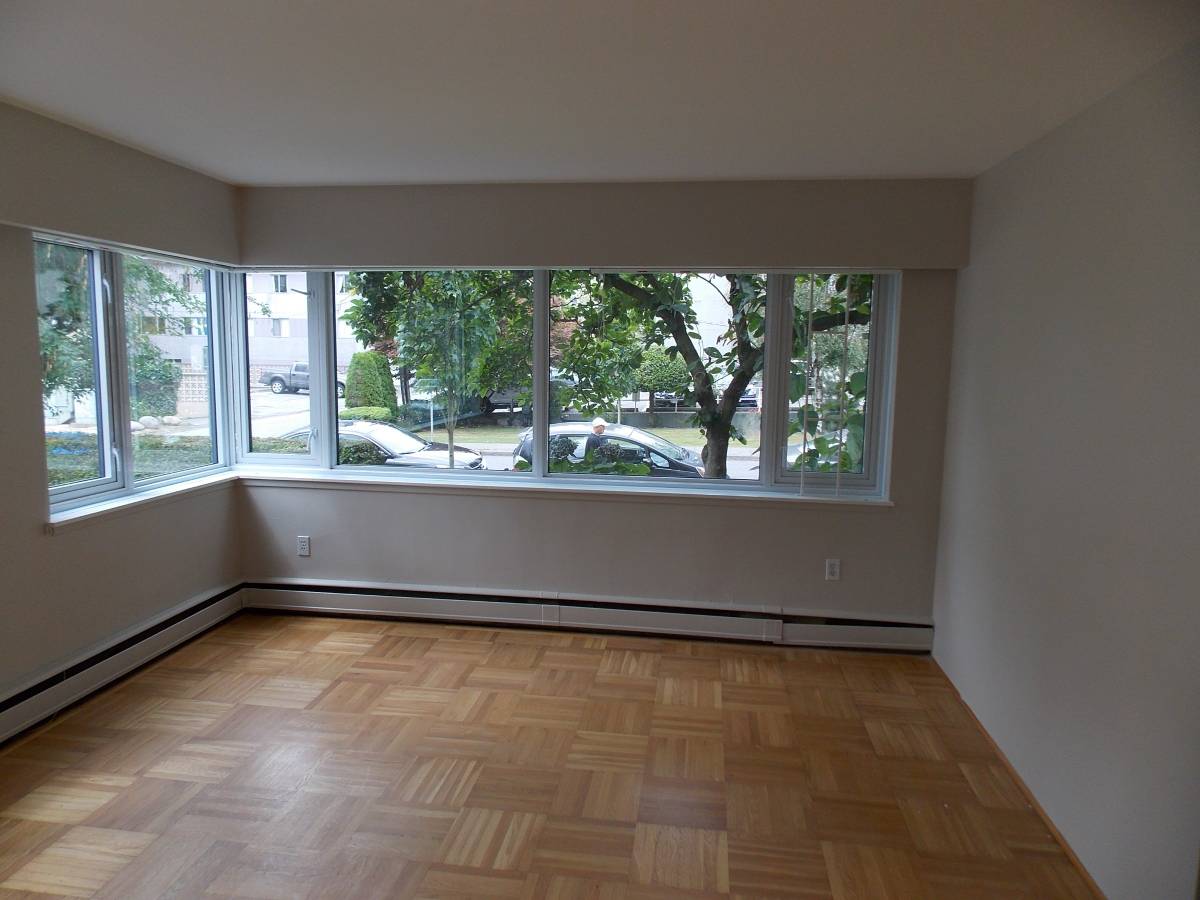 1 Bedroom 650 sqft Cat Friendly Unit In The West End