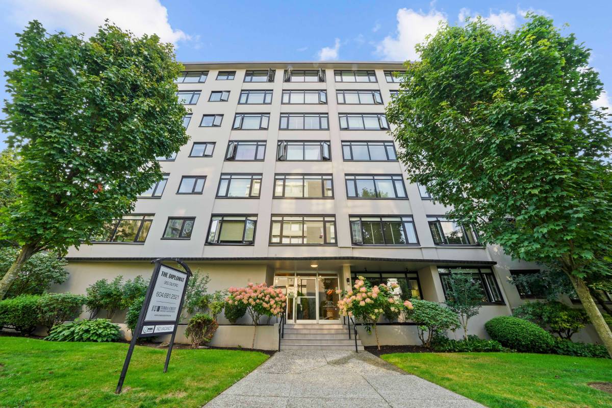 1 Bedroom 650 sqft Cat Friendly Unit In The West End