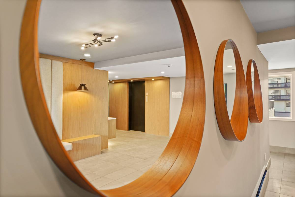 2 Bedroom 1 Bathroom Unit With 900 sqft Private Patio With Laundry
