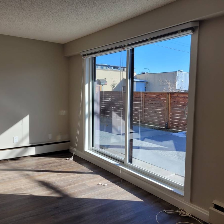 2 Bedroom 1 Bathroom Unit With 900 sqft Private Patio With Laundry
