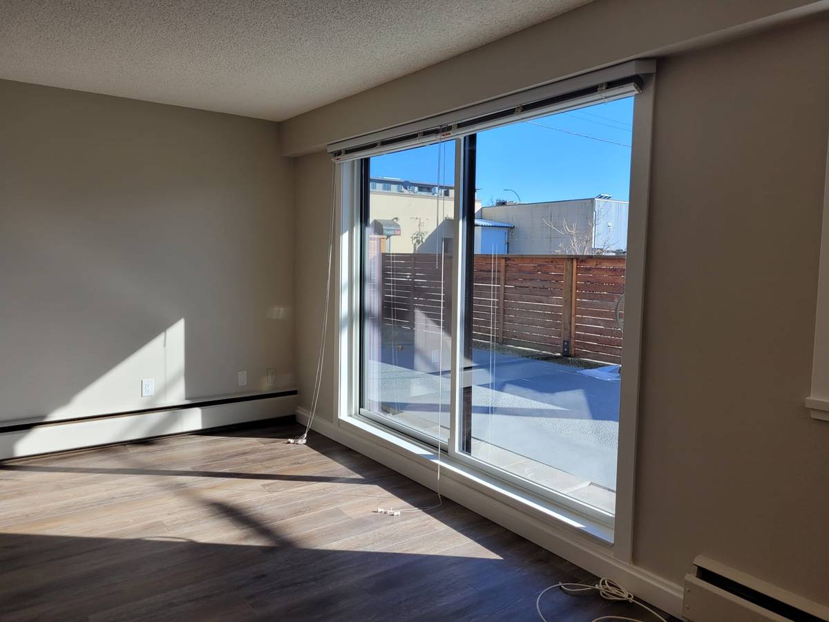 2 Bedroom 1 Bathroom Unit With 900 sqft Private Patio With Laundry