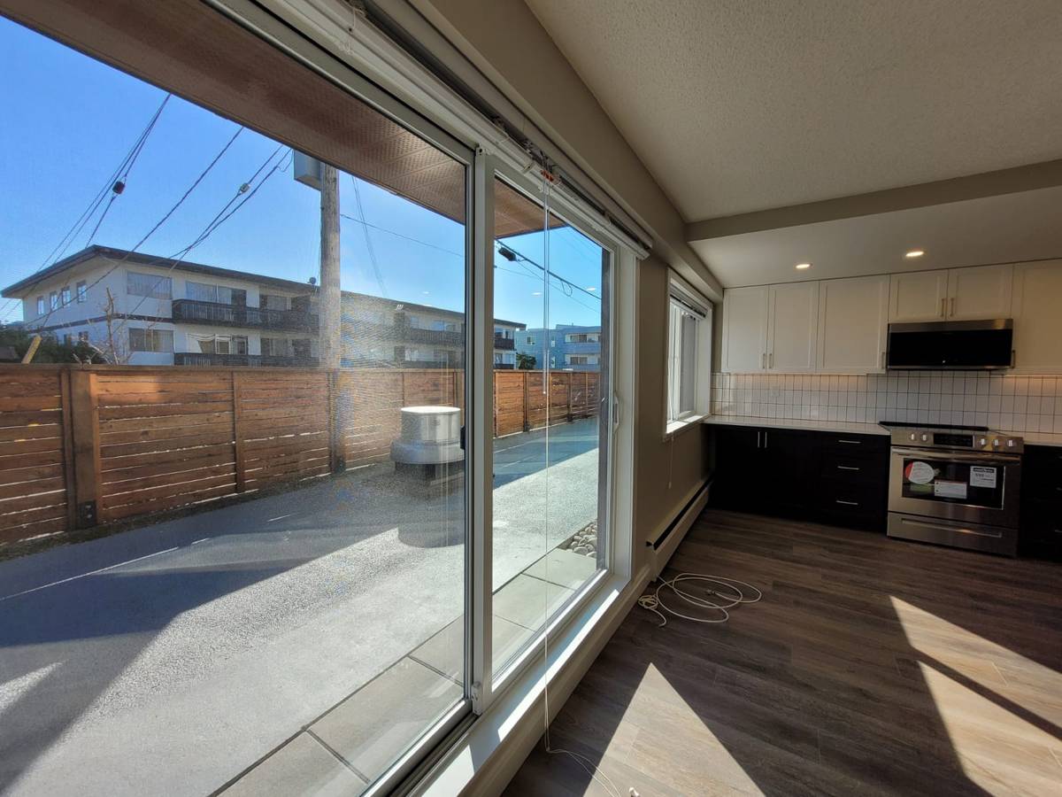 2 Bedroom 1 Bathroom Unit With 900 sqft Private Patio With Laundry