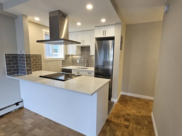 Pet Friendly 1 Bedroom Unit With Laundry In Fairview