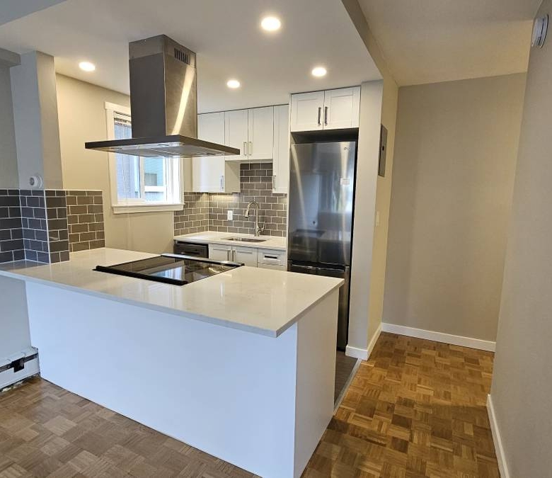 Pet Friendly 1 Bedroom Unit With Laundry In Fairview