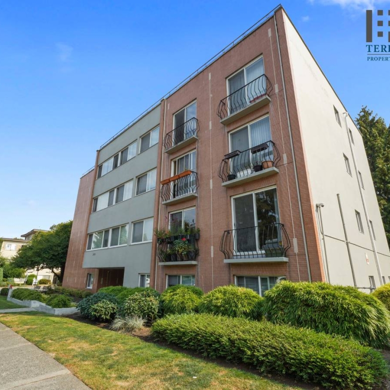 Pet Friendly 1 Bedroom Unit With Laundry In Fairview