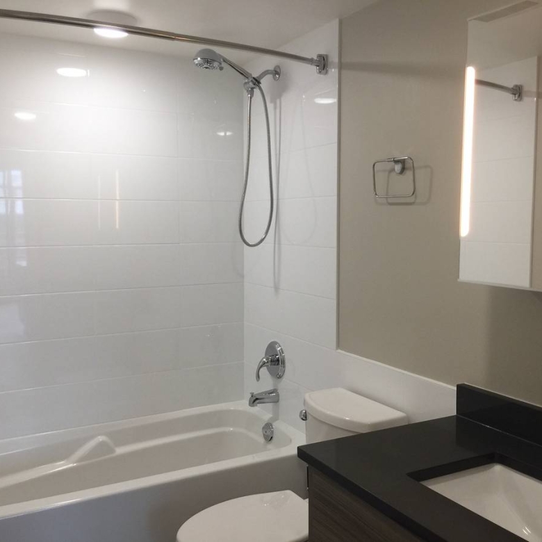 Pet Friendly 575 sqft 1 Bedroom With Laundry In South Granville!