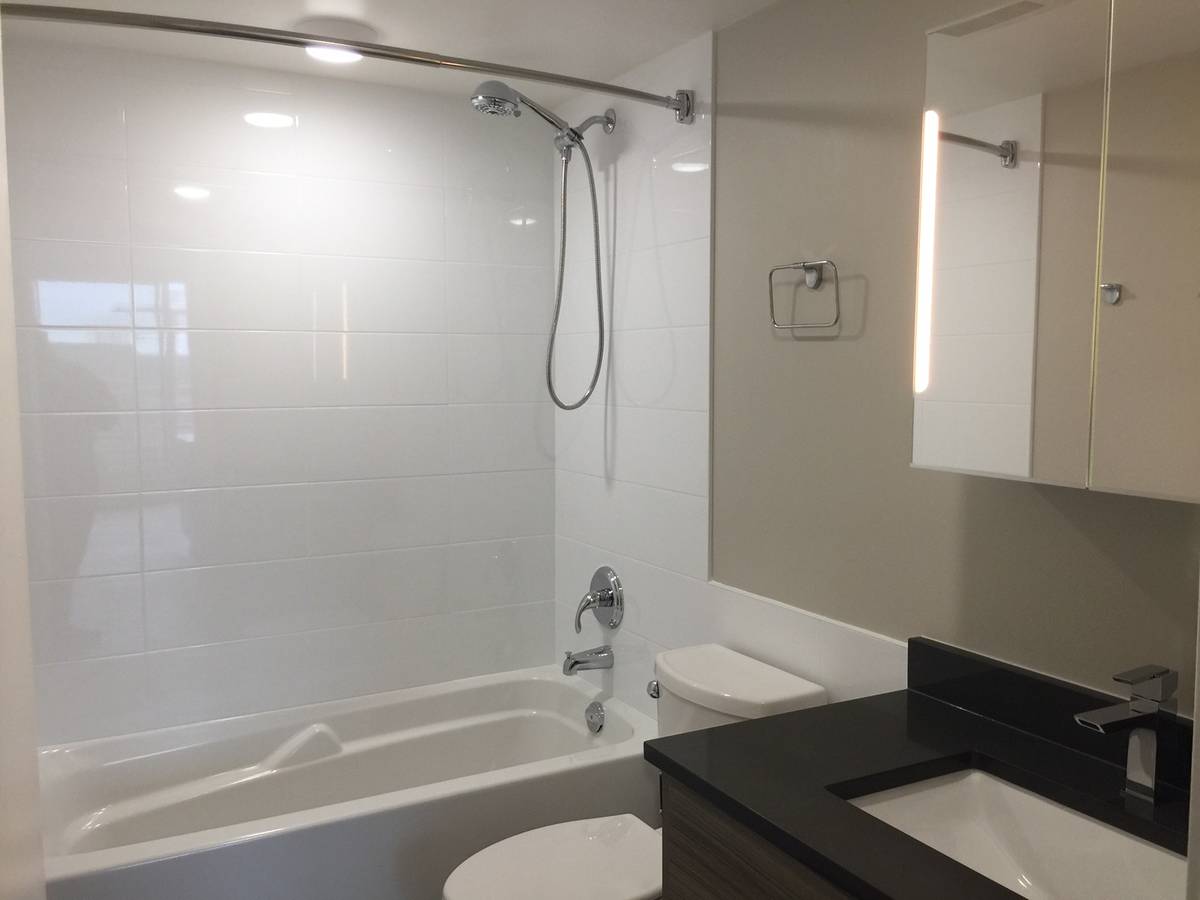 Pet Friendly 575 sqft 1 Bedroom With Laundry In South Granville!