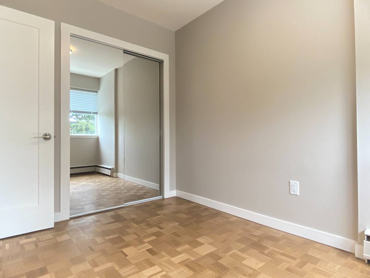 Pet Friendly 1 Bedroom Unit With Laundry In Fairview