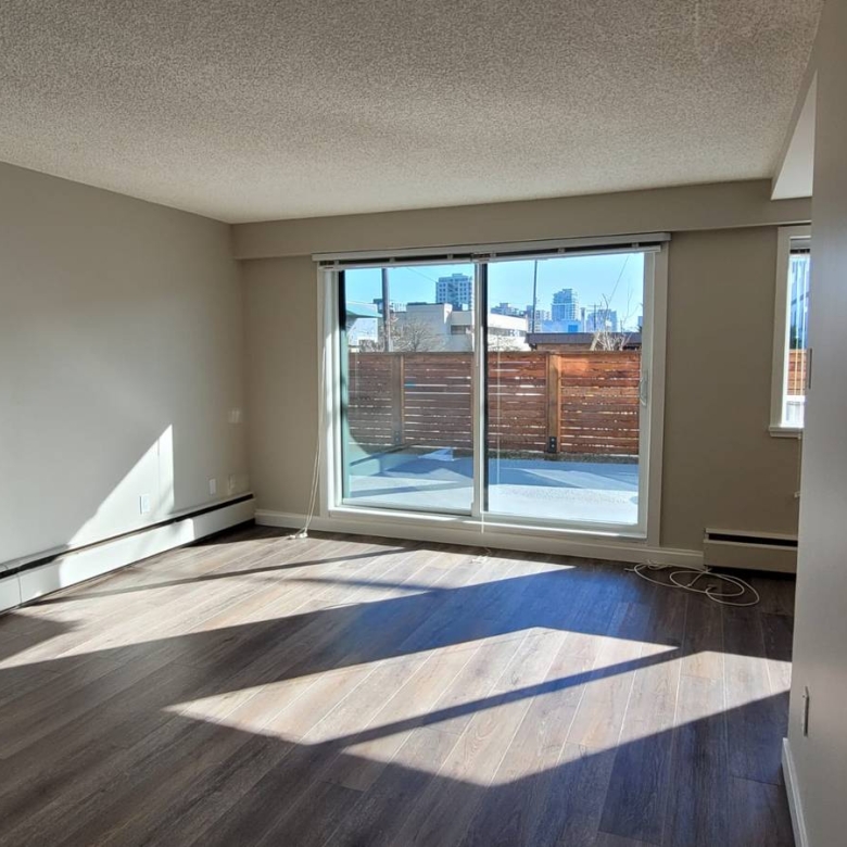 2 Bedroom 1 Bathroom Unit With 900 sqft Private Patio With Laundry