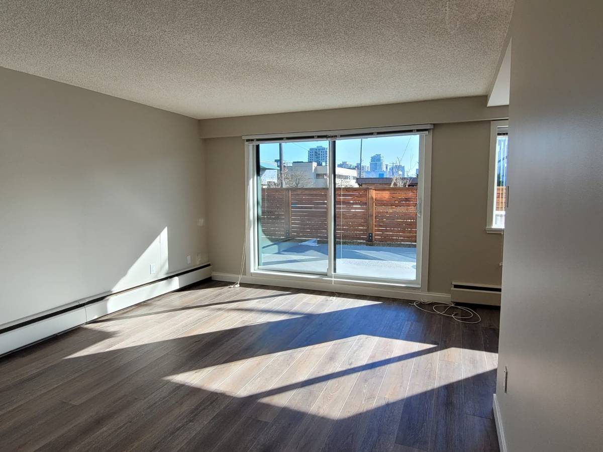2 Bedroom 1 Bathroom Unit With 900 sqft Private Patio With Laundry