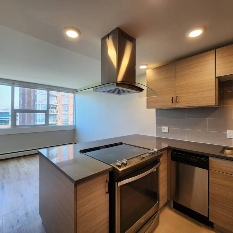 Pet Friendly 1 Bedroom With Laundry In South Granville