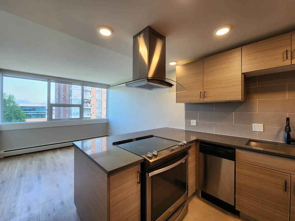 Pet Friendly 1 Bedroom With Laundry In South Granville