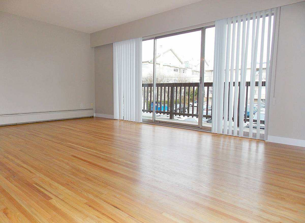Pet Friendly 725 sqft 1 Bedroom Unit In Central Lonsdale