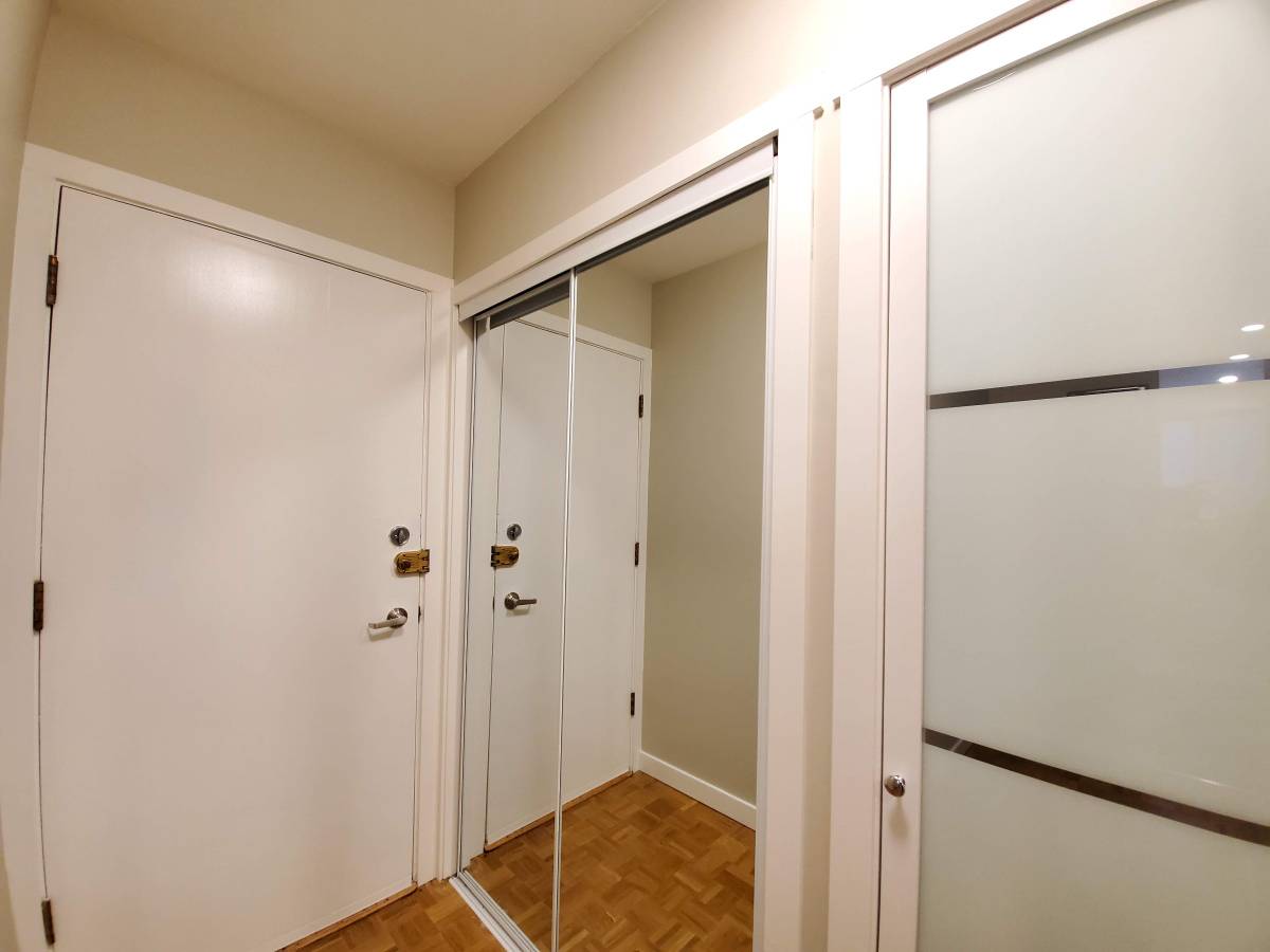 Pet Friendly 1 Bedroom Unit With Laundry In Fairview