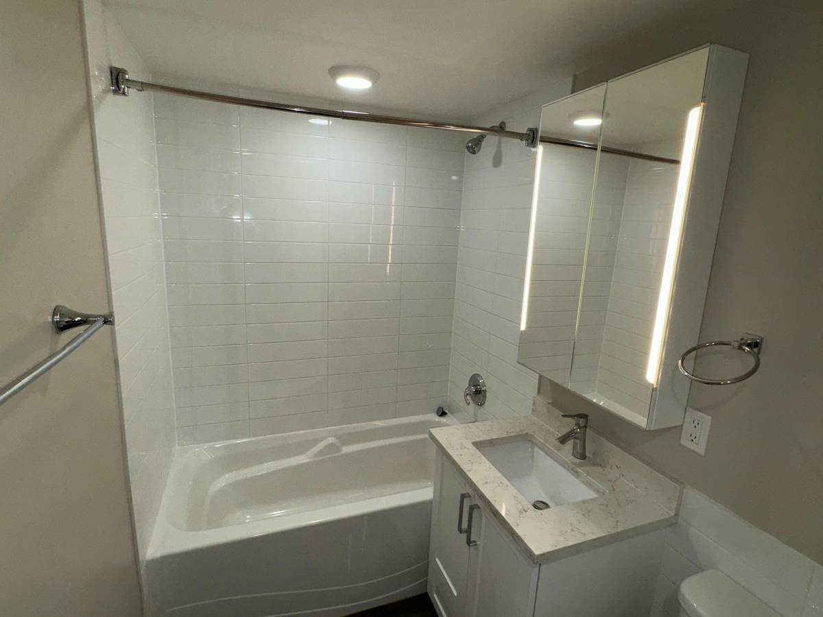  Cat Friendly 1 Bedroom With Laundry In The West End