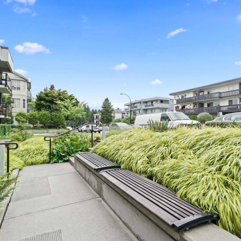 Pet Friendly 725 sqft 1 Bedroom Unit In Central Lonsdale
