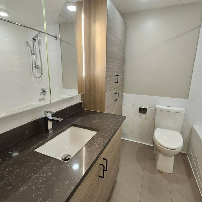 Pet Friendly 1 Bedroom With Laundry In South Granville