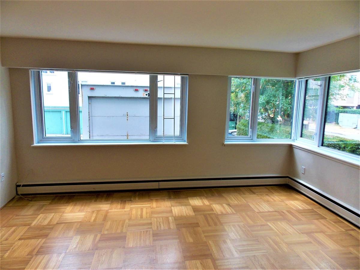 1 Bedroom 650 sqft Cat Friendly Unit In The West End