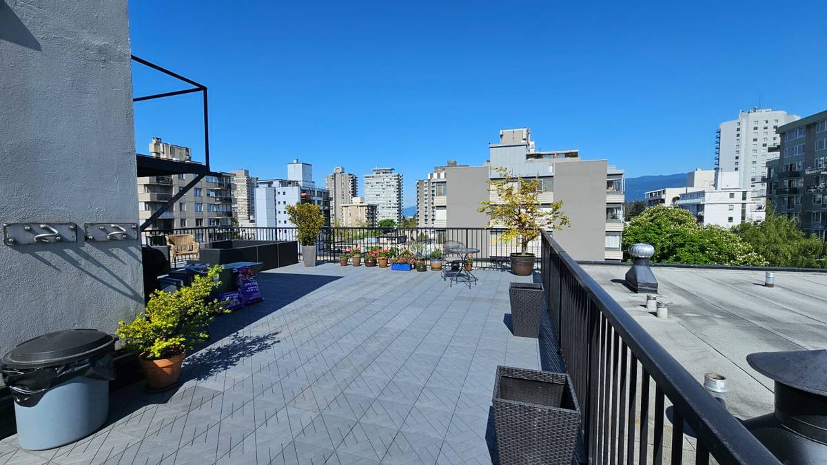 1 Bedroom 650 sqft Cat Friendly Unit In The West End