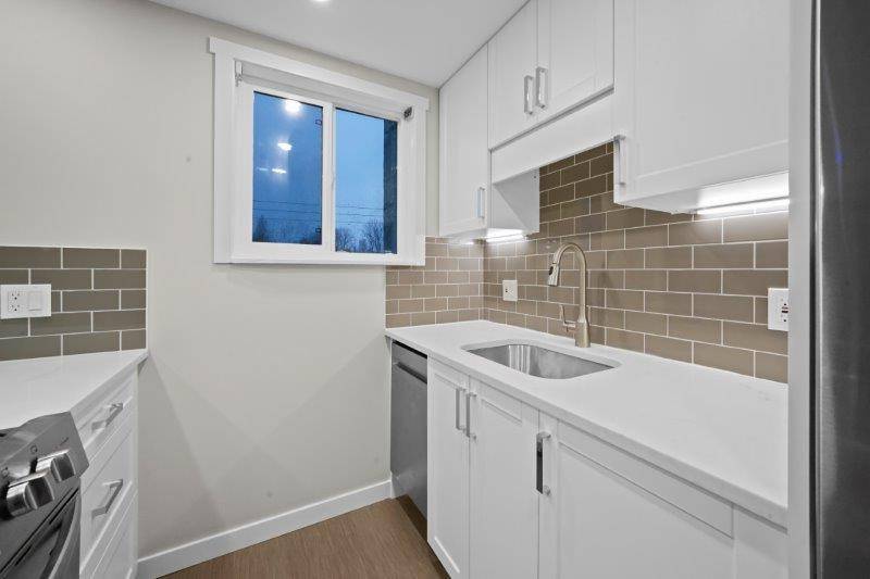 Pet Friendly 1 Bedroom Unit With Laundry In Fairview