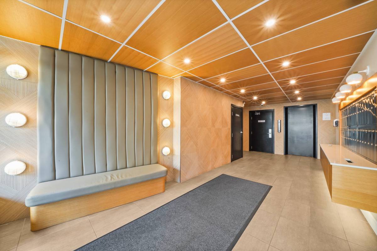 1 Bedroom 650 sqft Cat Friendly Unit In The West End