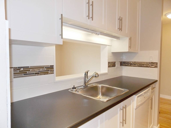Pet Friendly 725 sqft 1 Bedroom Unit In Central Lonsdale
