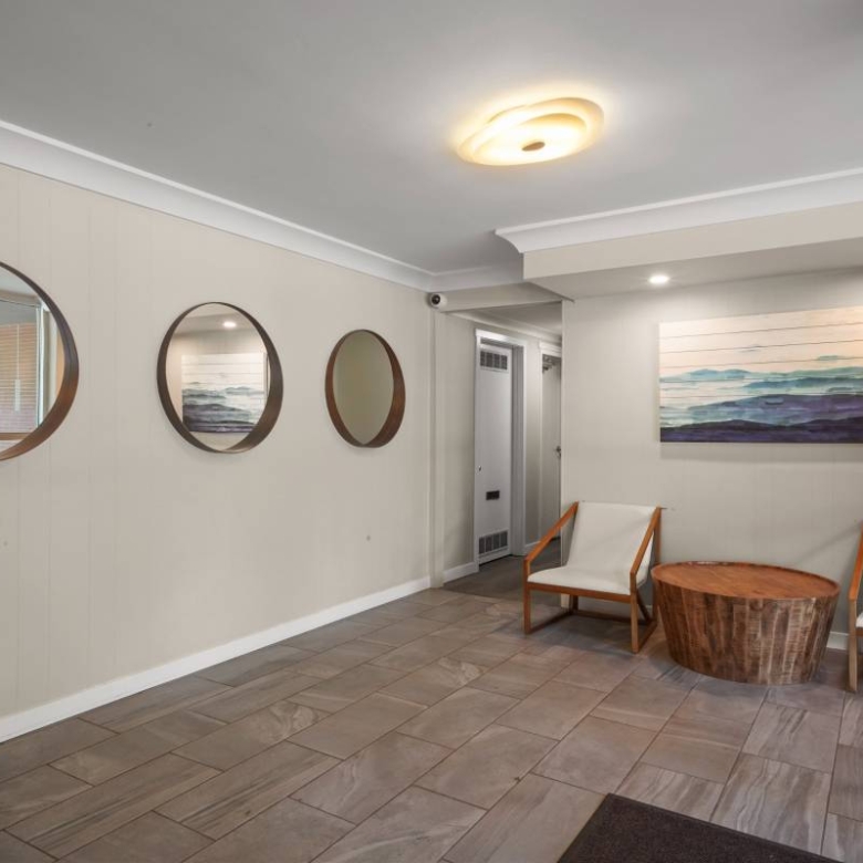 Pet Friendly 1 Bedroom Unit With Laundry In Fairview