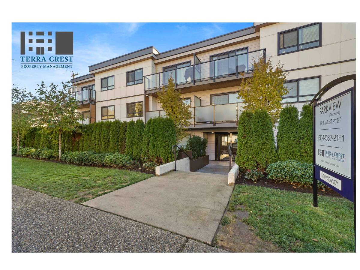 2 Bedroom 1 Bathroom Unit With 900 sqft Private Patio With Laundry