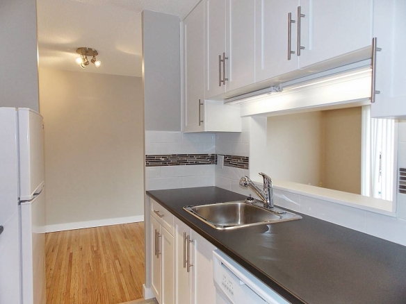 Pet Friendly 725 sqft 1 Bedroom Unit In Central Lonsdale