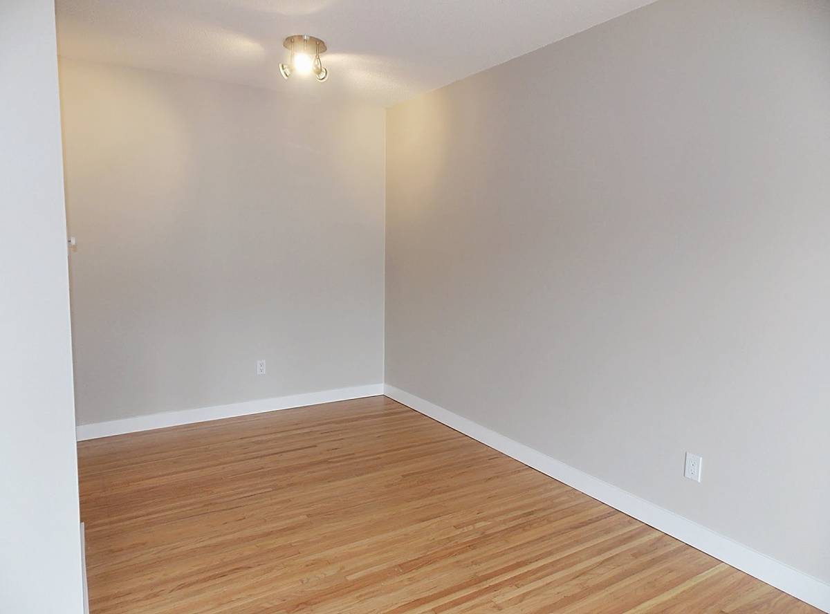 Pet Friendly 725 sqft 1 Bedroom Unit In Central Lonsdale