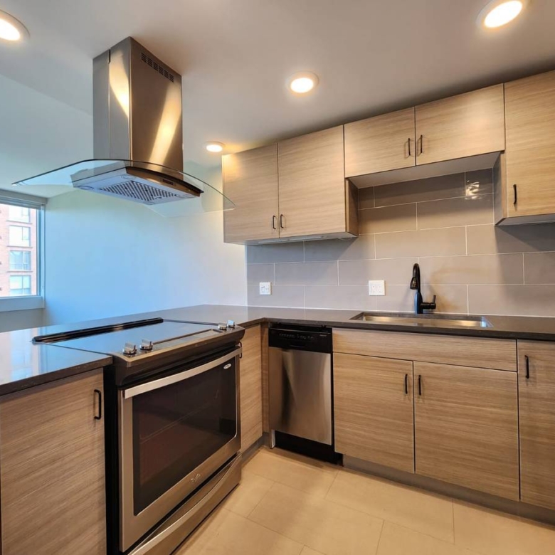 Pet Friendly 1 Bedroom With Laundry In South Granville