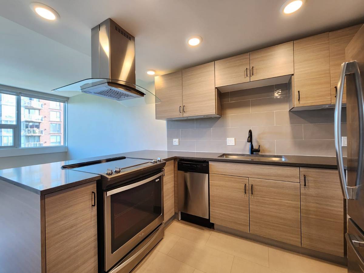 Pet Friendly 1 Bedroom With Laundry In South Granville