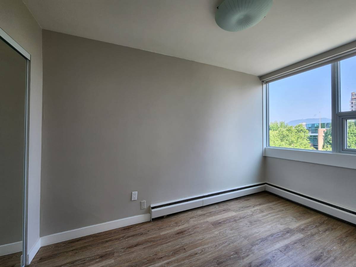 Pet Friendly 1 Bedroom With Laundry In South Granville