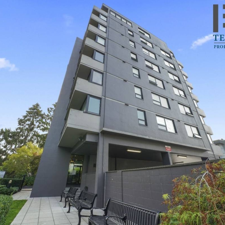 Pet Friendly 575 sqft 1 Bedroom With Laundry In South Granville!