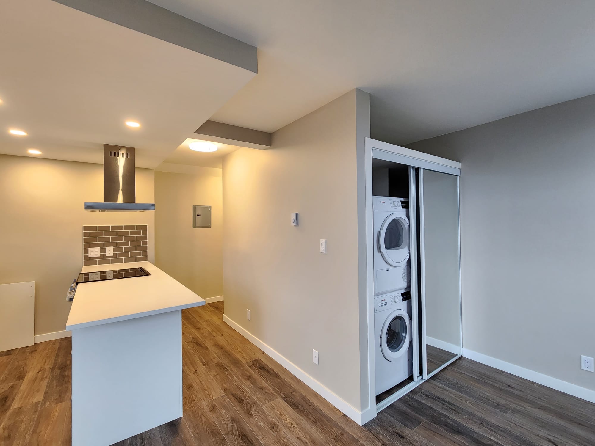 3 Renovated Pet-Friendly Studio With Laundry Close To Main Street