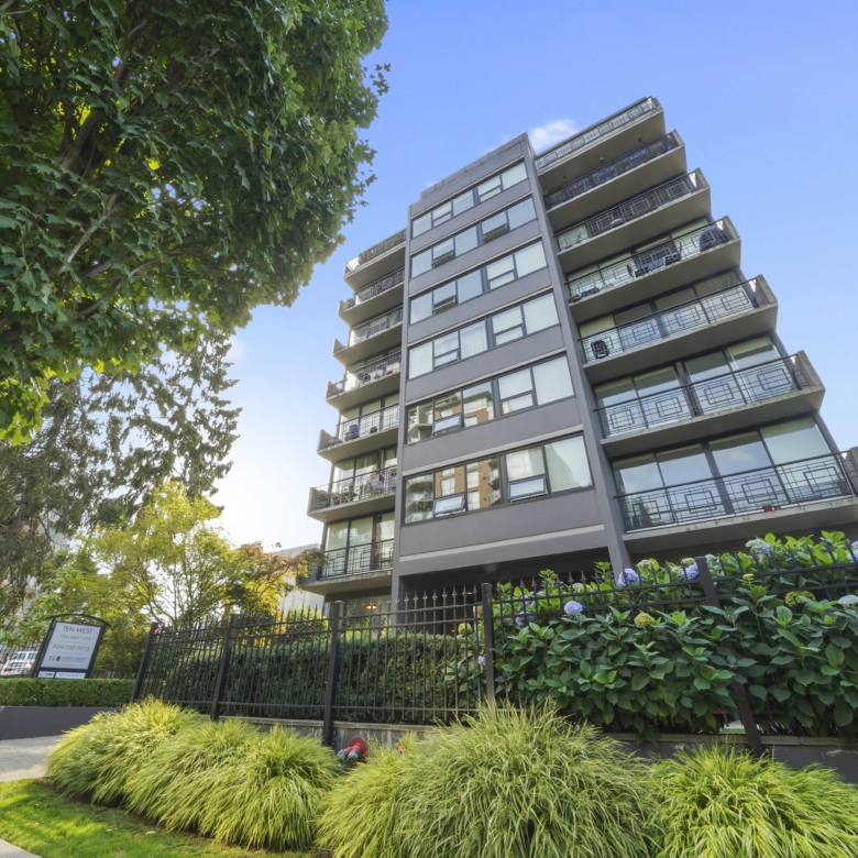 Pet Friendly 1 Bedroom 530 sqft Unit In South Granville