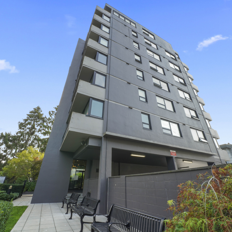 Pet Friendly 1 Bedroom 530 sqft Unit In South Granville