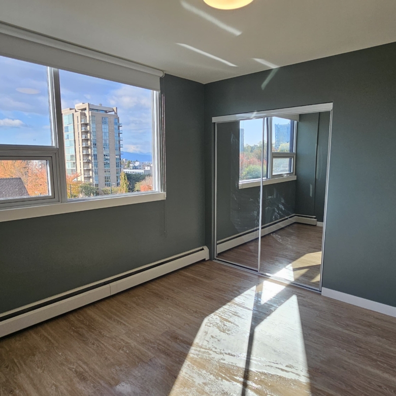 Pet Friendly 1 Bedroom 530 sqft Unit In South Granville