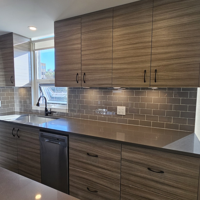 Pet Friendly 1 Bedroom 530 sqft Unit In South Granville